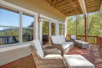 Mountain Views - Hot Tub - Firepit - Gameroom - Near Blue Ridge Parkway & AVL - Bjergudsigt