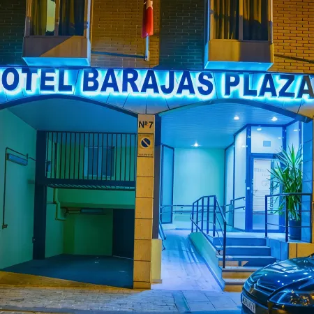 Hotel Barajas Plaza Отели рядом с Аэропорт Барахас