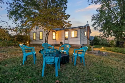 Country Cottage with Modern Amenities - 4-Star