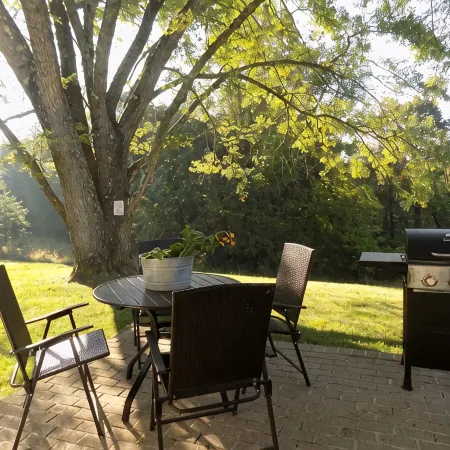 Peace at Pine Run in Hocking Hills: 13 Acres, Hot Tub, & Disc Golf!