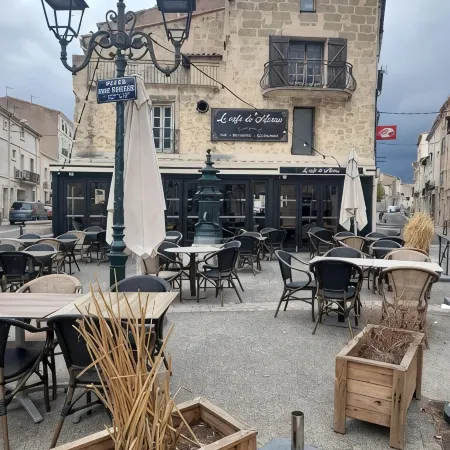 In the heart of Meze, apartment 2 BEDROOMS, AIR CONDITIONED, sleeps 4.
