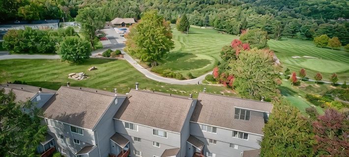 4BR/4Bath Townhome w/AC, Walk to Ski, Golf, Tennis, Hiking and More! Hotels in Sugar Mountain