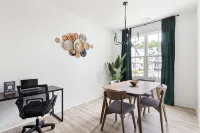 Modern Upscale 4-bedroom condo in Raleigh! - Bungalows