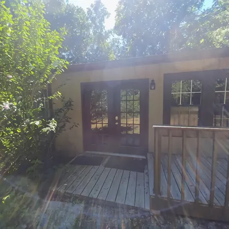 Brown House in the Woods - Barkley Lake Area
