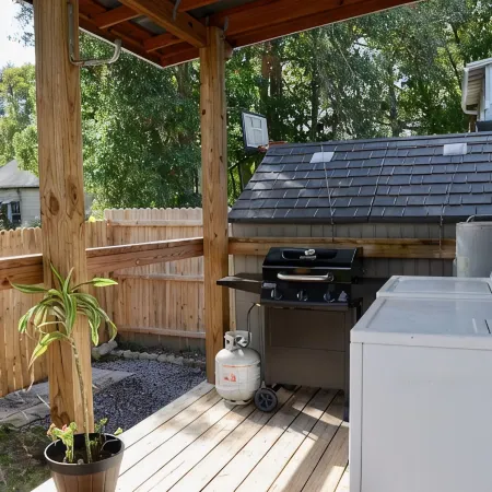 Walkable to Downtown DeLand & Stetson University - Beach 30-45 Minute Drive