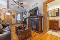 Amazing! 2 Bed Townhouse in the HEART of Dbq! - بوتيك