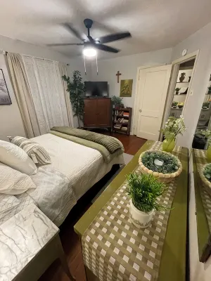 Aunt Doodle’s House 8 blocks from Historic Main Street.. Convenient location! - Kitchens