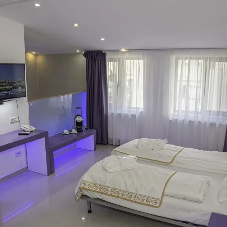 Hotel Christina Plus