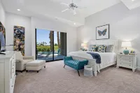 Newly Remodeled 4,400 Square Foot Modern design with Pool and Spa065893