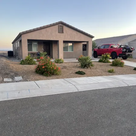 Wonderful 2 BR 2 bath home- Pool & Jacuzzi access