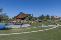 DESERT GEM!  Resort style Living - Private Pool. - Wifi