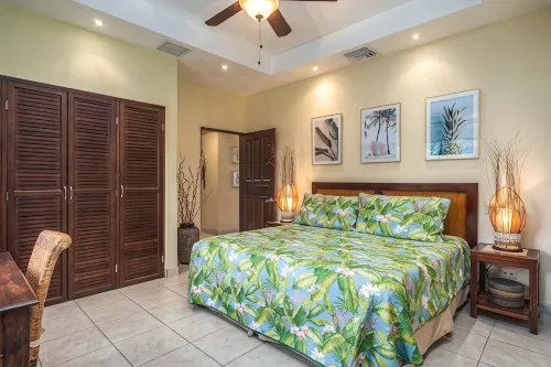 Walk to Everything! 2Br Villa at Playa Penca! Pool, Parking + Massages on us! - 2 星級
