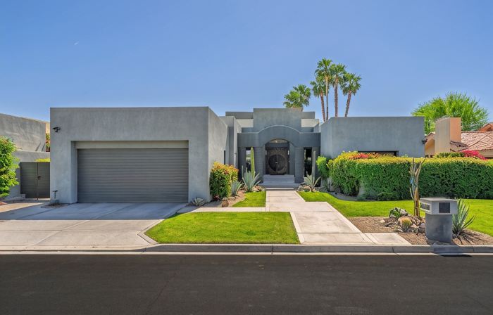 Newly Remodeled 4,400 Square Foot Modern design with Pool and Spa065893