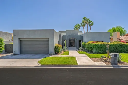 Newly Remodeled 4,400 Square Foot Modern design with Pool and Spa065893 - Wifi