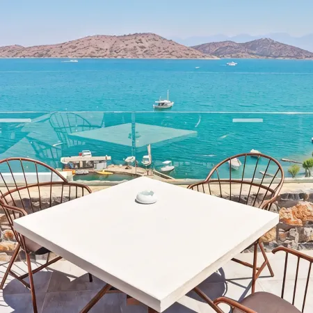 Royal Marmin Bay Boutique & Art Hotel