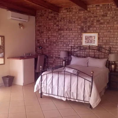 Thabiso Guesthouse Hotels near Waltloo Train Station