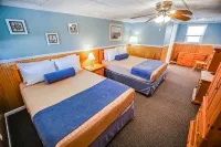 Island Manor Resort - parking
