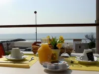 Le Grand Large Bord de Mer