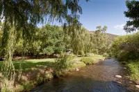 Cango Retreat Lover's Nest - 3-Star