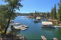 Bass Lakefront Luxury w/ Private Dock and Game/Bar Room - Alppimaja