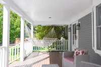 Relax by Oak Bluffs Harbor, enjoy your 3-bedroom East Chip retreat