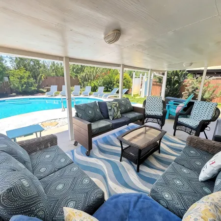 Hot tub,Private pool, resortlike home,,Tiki bar short walk to beach &all