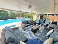Hot tub,Private pool, resortlike home,,Tiki bar short walk to beach &all - ジャグジー