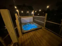 The Gem of Brewers Hill with Hot Tub and Seasonal Pool - Pools