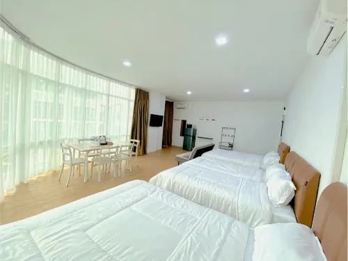CN Homestay B1 Floor 2 at Nagoya Hill Mall - 2-Star