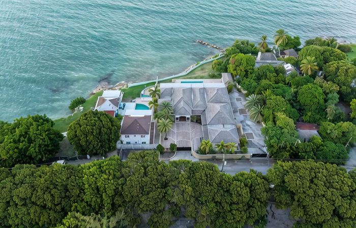 Turtle Cove House by le Haus