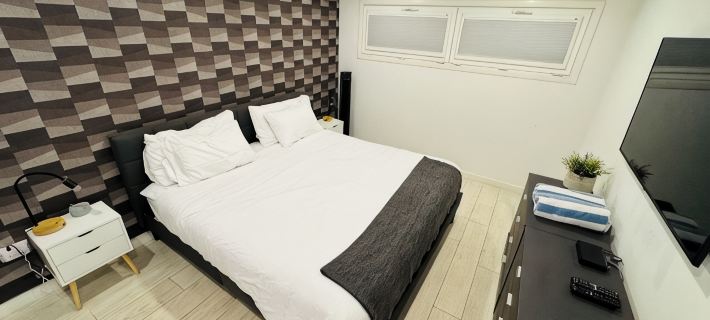 Ocean View On Eagle Beach • Balcony • Perfect Location • King Bed Hotels in Eagle Beach