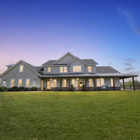 Modern Farmhouse Three Bears Getaway