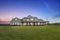 Modern Farmhouse Three Bears Getaway