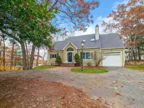 Lakefront Stunning Cape Cod Views w Private Lake Beach - Backyard is the Lake !