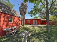 Spacious 4Br/2BA Near Amazing Restaurants, Riverwalk, Alamo, Missions & Downtown Hotels near Mission Espada
