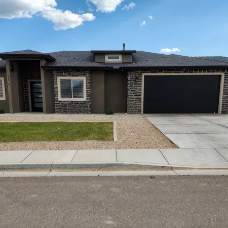 Comforable 3 bed 3 bath home