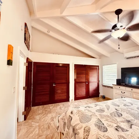 1 Br Oceanfront Condo Sleeps 4! Cane Bay! ST Croix, Usvi Caribbean No Passport!