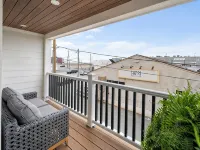 Casablanca-Luxury Retreat/2 Kings/Steps to Beach/PetFriendly Hotels in Salisbury