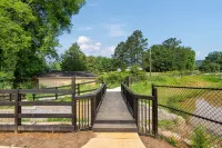 5 Min to Lakepoint! Sleeps 14. New 4 Bdrms/3.5 Bths w/ Office. Owner Managed.