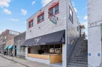 Reopened since Helene! Stay right in the heart of Hot Springs, NC - Wifi