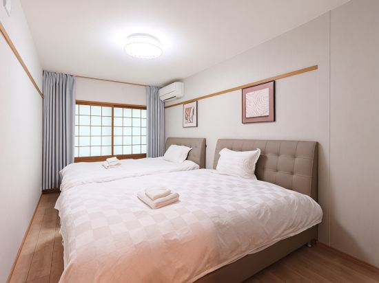 Dotonbori B&B Zianju; 5 min walk to Dotonbori/Kuromon Market/Glico/Airport direct access/5 bedrooms