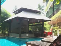 Araya Boutique Hotel Hotels near Thong Sala