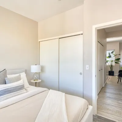 Roof Deck & Food Pods- Hawthorne Penthouse Retreat Отели рядом с достопримечательностью «Маунт Табор Парк»