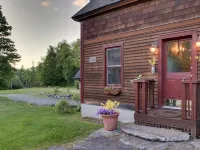 Large Family Lodge w/ Hot Tub, Sports Game Room, Gaming Room, and Pet Friendly! - Boutique