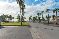 Walk to Beach - Heart of Entertainment District 1 Bedroom Home by RedAwning