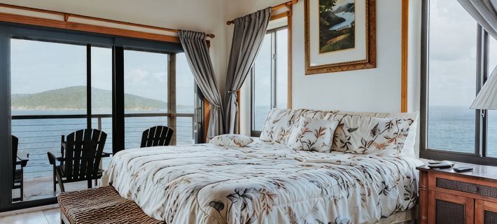 Private Waterfront 5 Bedroom Villa! Stunning views from every room! Hôtels à&nbsp;: Northside