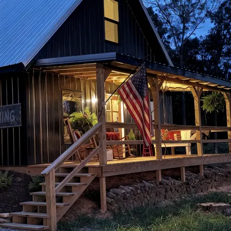 Flat Creek Cabin at Riverbend Farm in Evening Shade Arkansas