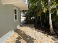 Large Full Duplex with Pool / Hot tub Pet Friendly  581- 591 10th Street