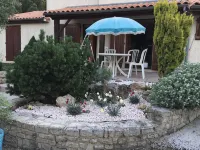 VILLA 160 M ° LIVING LAND AND WITH TREES OF 1500 M ° BEAUTIFUL BUILDING - Villas