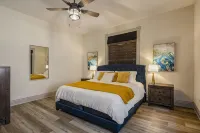 Luxury @  LaFayette Place, downtown New Albany. Minutes to Louisville. - 3 tähden